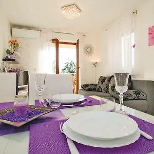 Rosana Apartman
